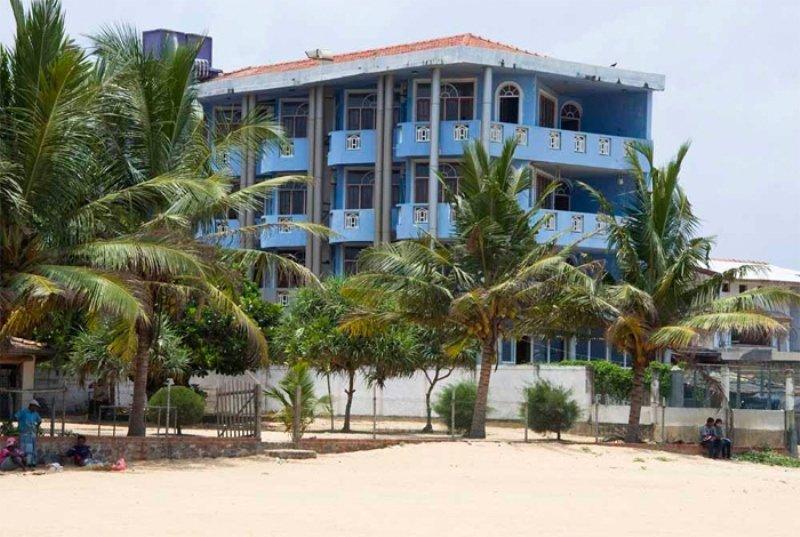 The Reef Beach Hotel Negombo Eksteriør billede