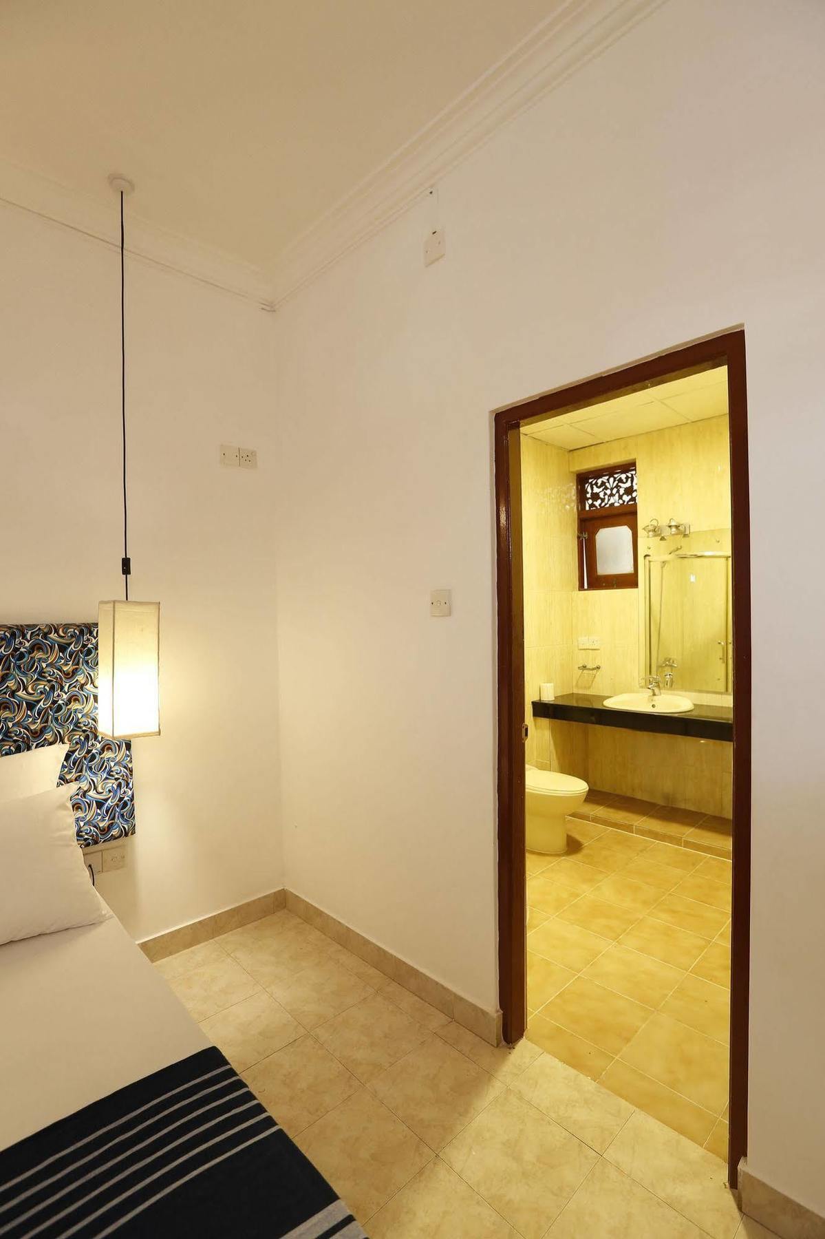 The Reef Beach Hotel Negombo Eksteriør billede